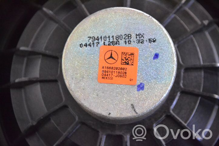 Mercedes-Benz GLS X166 Garsiakalbis (-iai) priekinėse duryse A1668202002