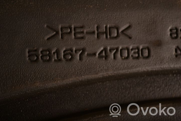Toyota Prius (XW30) Protection inférieure latérale 5816747030