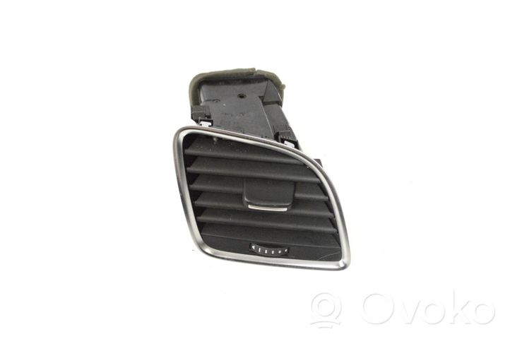 Audi Q3 8U Lango oro grotelės 8U2820902B