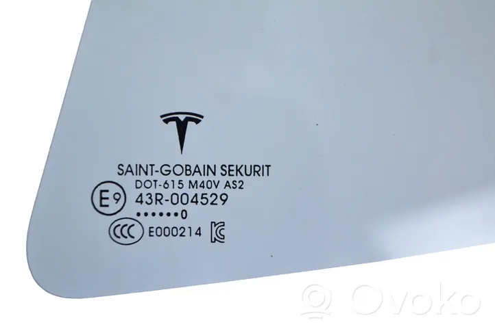 Tesla Model 3 Szyba karoseryjna tylna 43R004529