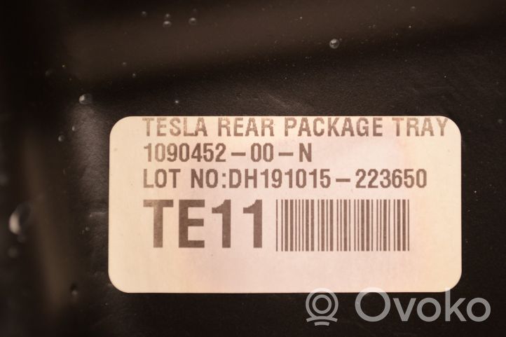 Tesla Model 3 Tavarahylly 107974200A