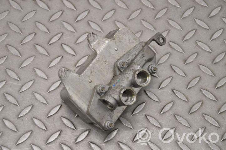 Mercedes-Benz E W213 Refroidisseur d'huile moteur A0995006300