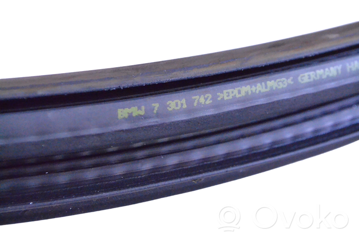 BMW i3 Rubber seal front door (on door) 7301742