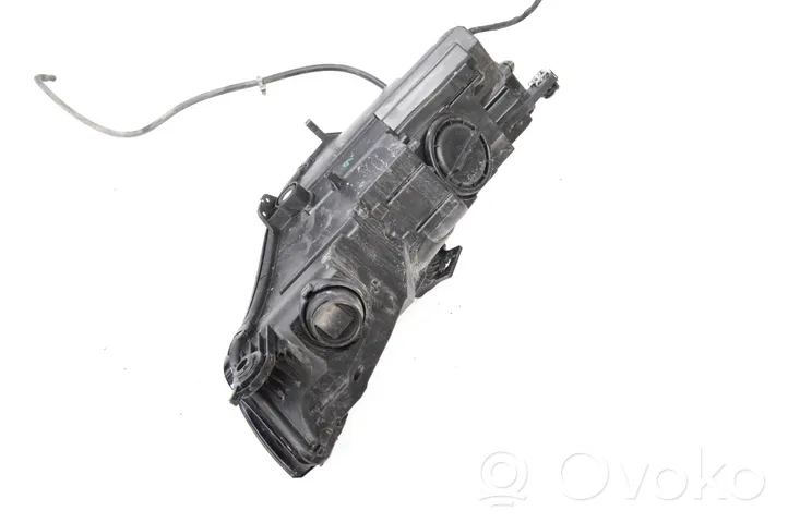 Audi A4 S4 B9 Lampa przednia 8W0941005A