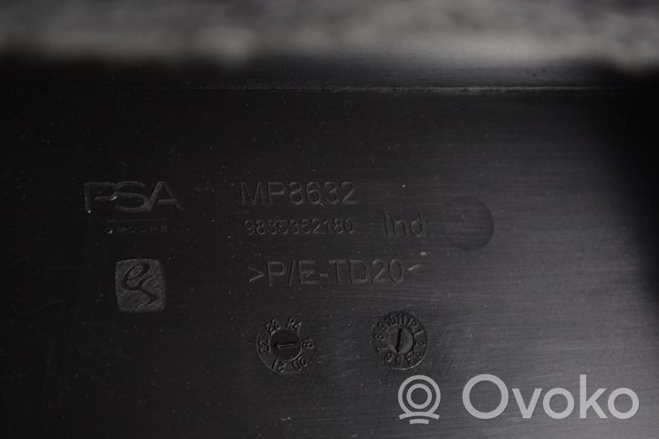 Opel Mokka X Takaluukun koristelista 9835352180