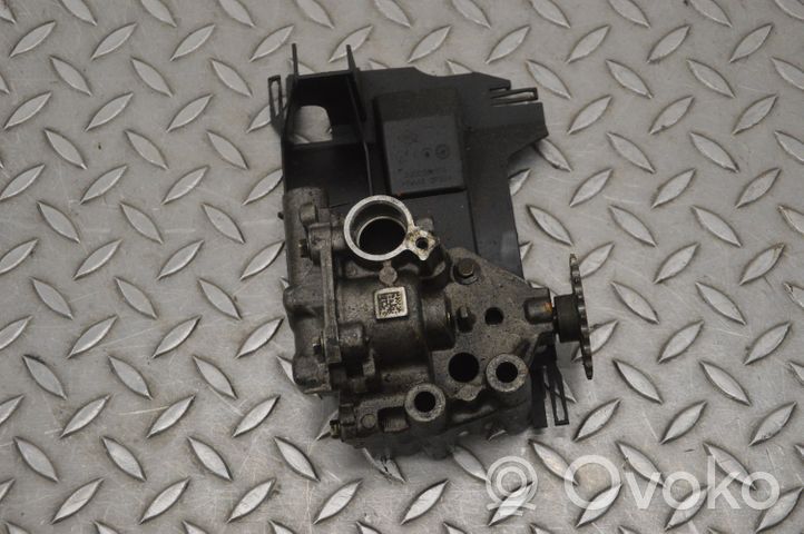 Volkswagen Cross Polo Oil pump 8200345533