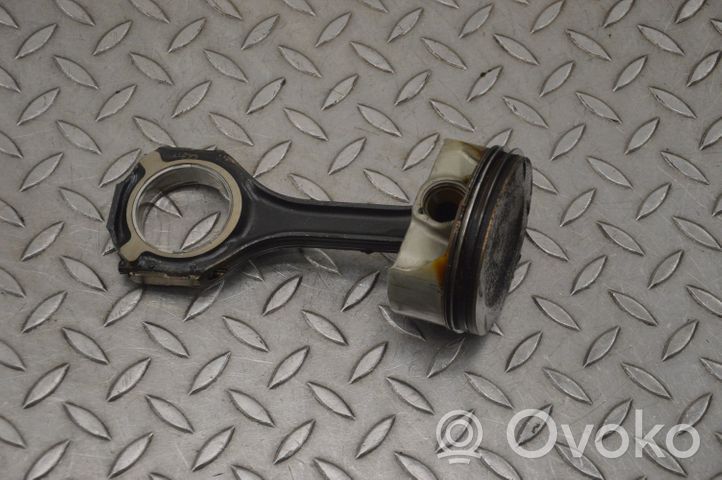 Mercedes-Benz S C217 Piston 2328