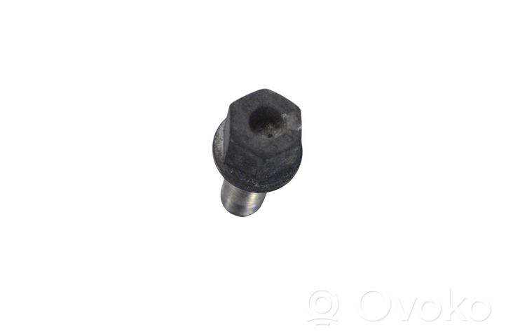 Suzuki SX4 S-Cross Nuts/bolts 