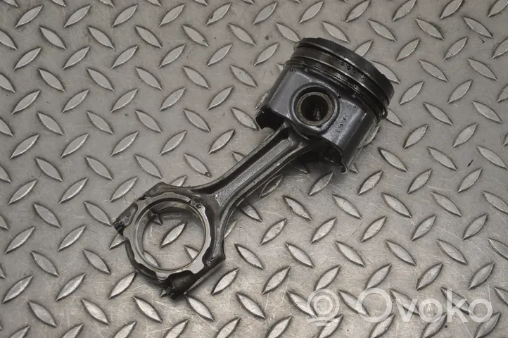 Toyota Land Cruiser (J150) Piston 50D