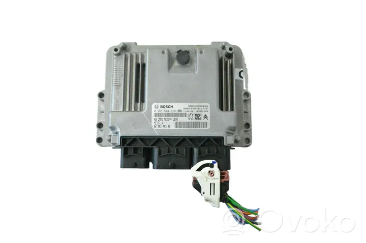 Peugeot RCZ Calculateur moteur ECU 9666325380