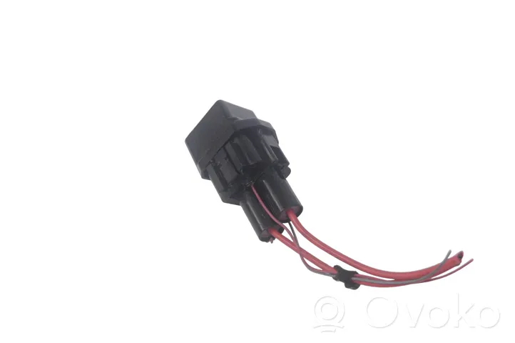 BMW 4 F32 F33 Coolant fan relay 9353066