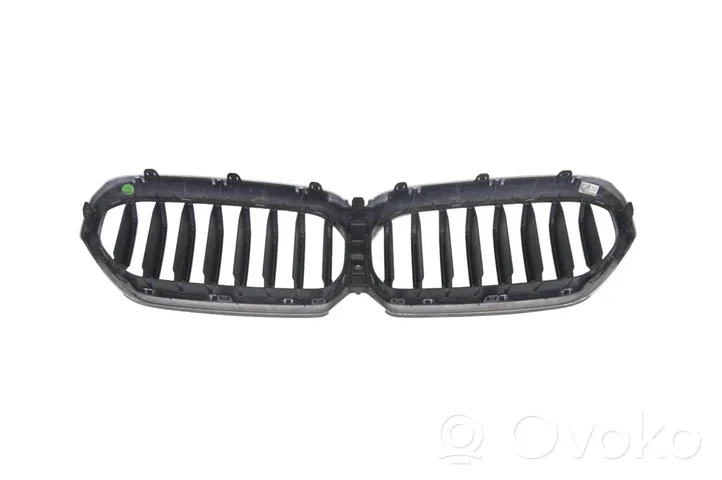 BMW 5 G30 G31 Griglia superiore del radiatore paraurti anteriore 9464210