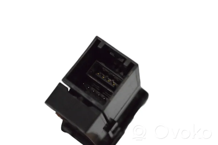 Toyota GT 86 AUX in-socket connector 86257CA000