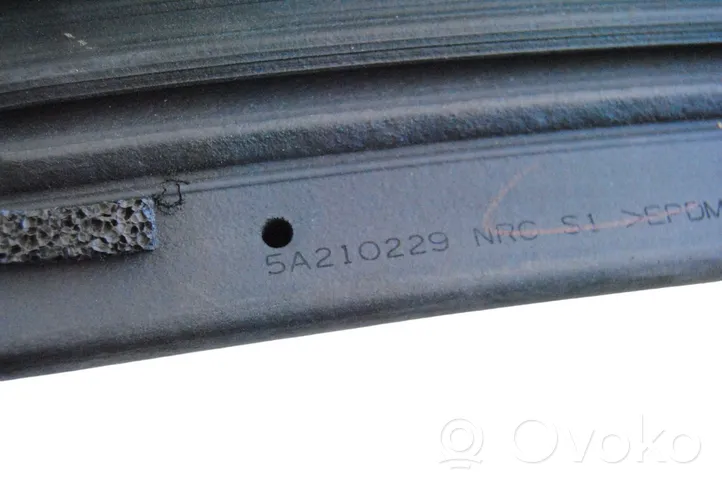Infiniti Q50 Joint de porte avant pour coupé 