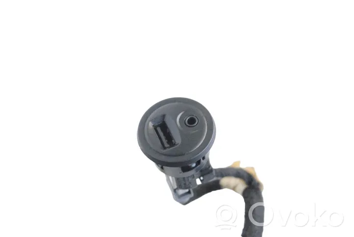 Peugeot 208 Câble adaptateur AUX 9664795277