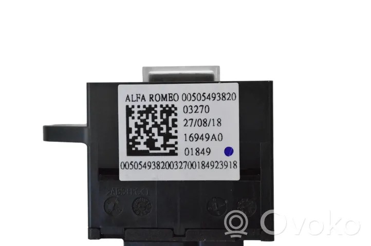 Alfa Romeo Stelvio Connecteur/prise USB 00505493820