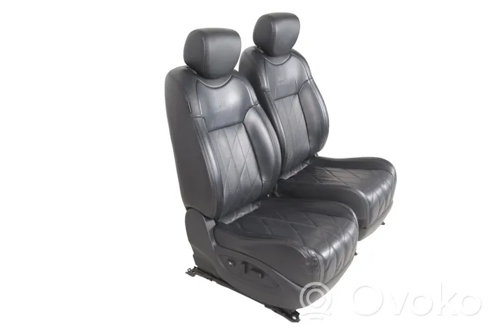 Infiniti FX Seat set 