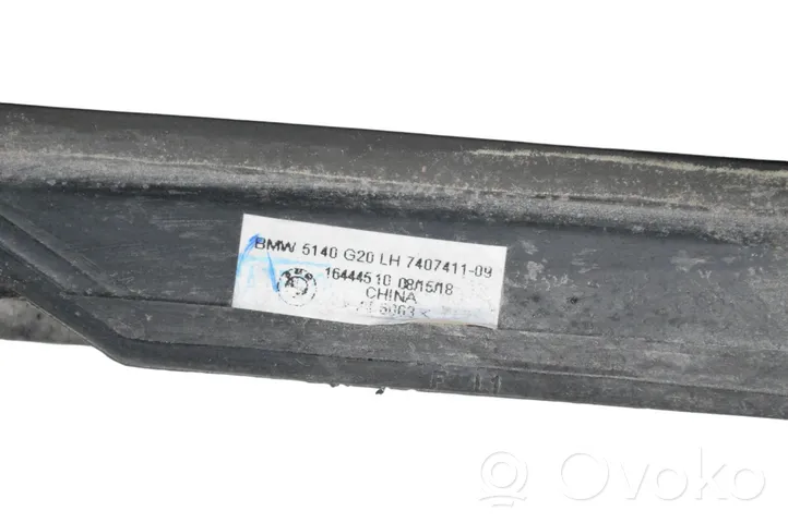 BMW 3 G20 G21 Moulure de vitre de la porte avant 7407411