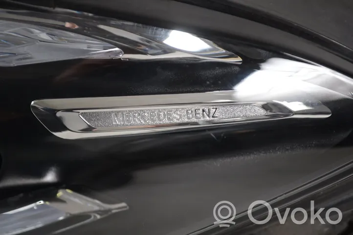 Mercedes-Benz CLA C118 X118 Lampa przednia A1189062700