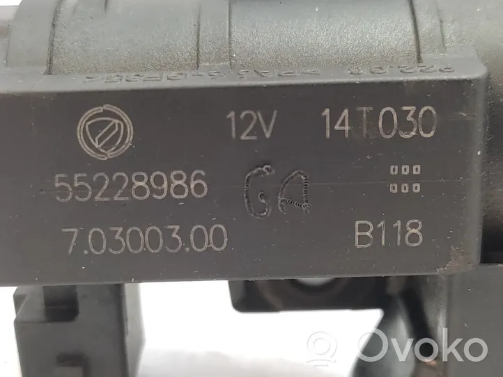 Opel Combo D Pompe à air secondaire 55228986
