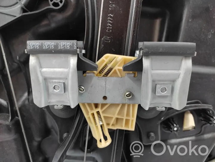Fiat 500X Manualny podnośnik szyby drzwi przednich 52016953