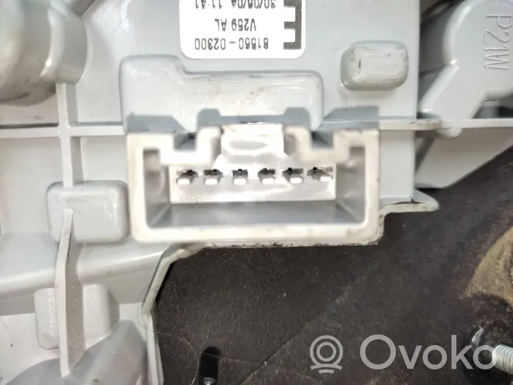 Toyota Corolla E120 E130 Ampoule, feu stop / feu arrière 8156002300