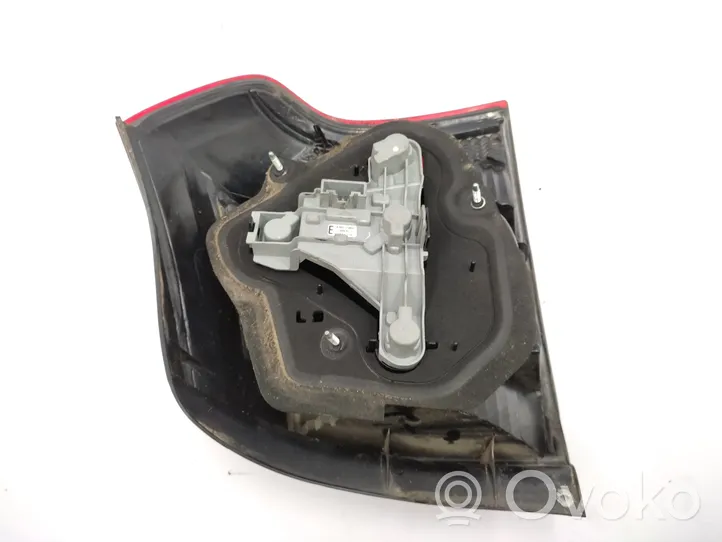 Toyota Corolla E120 E130 Ampoule, feu stop / feu arrière 8156002300