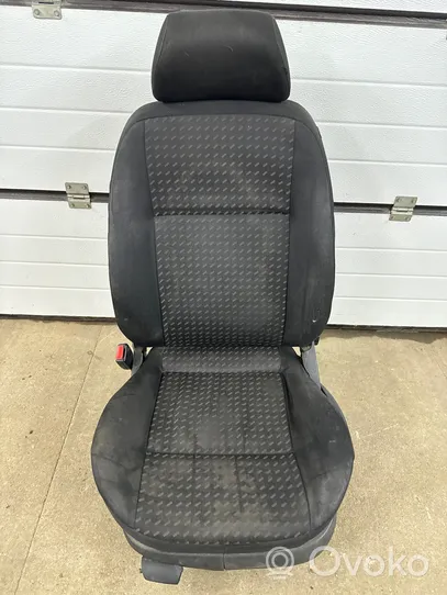 Volkswagen Golf IV Front driver seat 