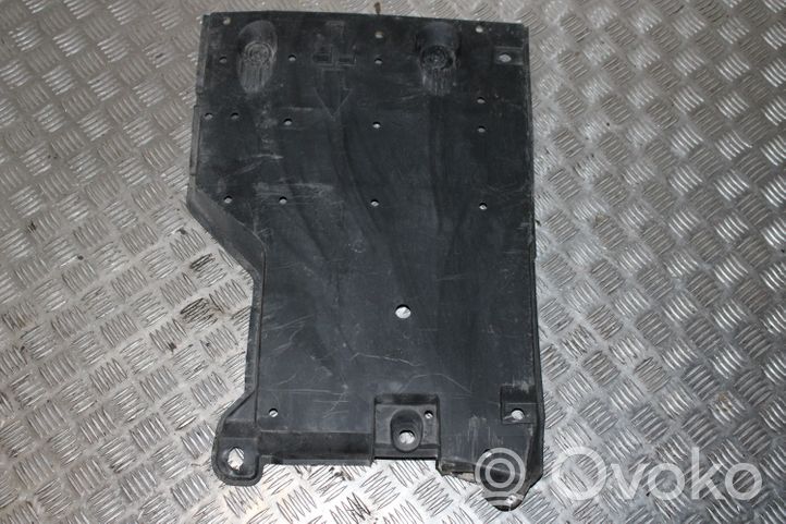 Toyota Auris E180 Copertura sottoscocca centrale 5816602030