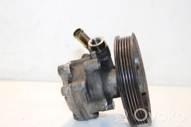 Volkswagen PASSAT B5.5 Ohjaustehostimen pumppu 8D0145156L