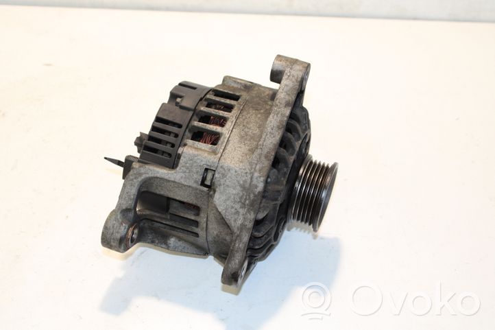 Volkswagen PASSAT B5.5 Generatore/alternatore 06B903016D