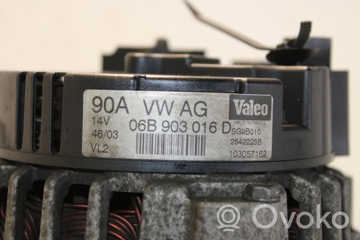 Volkswagen PASSAT B5.5 Generatore/alternatore 06B903016D