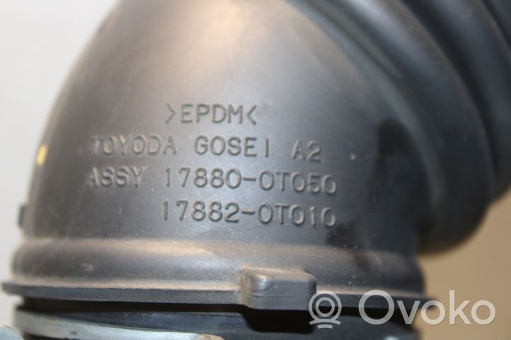 Toyota Auris E180 Część rury dolotu powietrza 178800T050