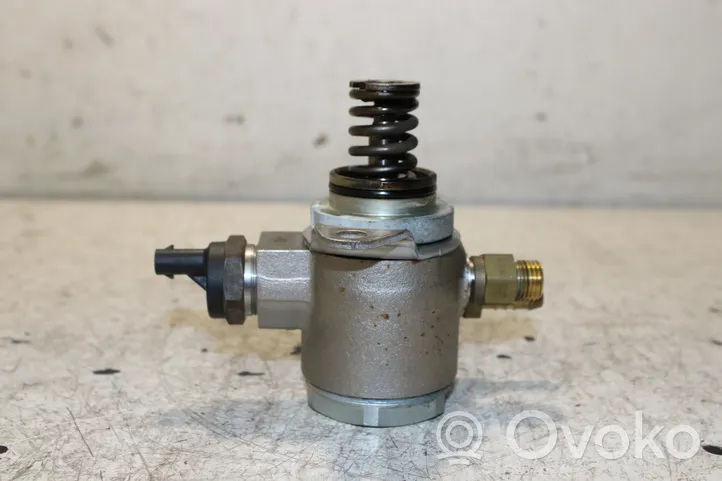 Volkswagen Tiguan Pompe d'injection de carburant à haute pression 03C127026D