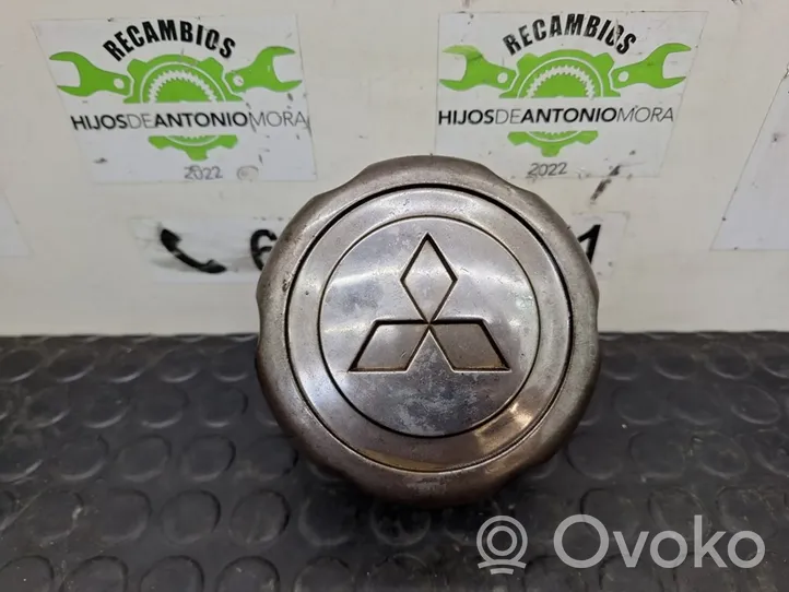 Mitsubishi Montero Borchia ruota originale MB816581