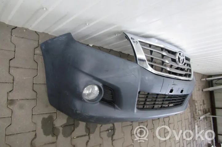 Toyota Hilux (N50, N60, N70) Front bumper Zderzak