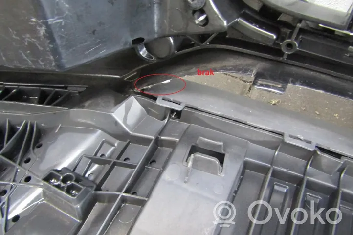 Audi Q3 F3 Priekinis bamperis 8U0807437AD