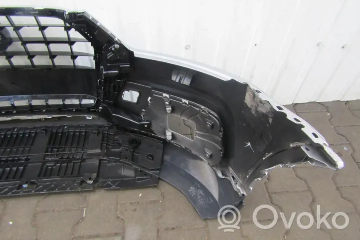 Audi Q3 F3 Zderzak przedni 8U0807437AD