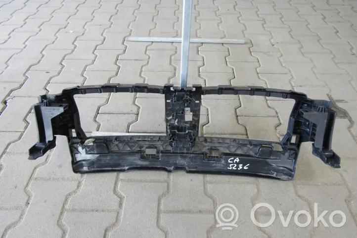 BMW 4 G22 G23 G24 G26 Osłona chłodnicy 5A1E91401