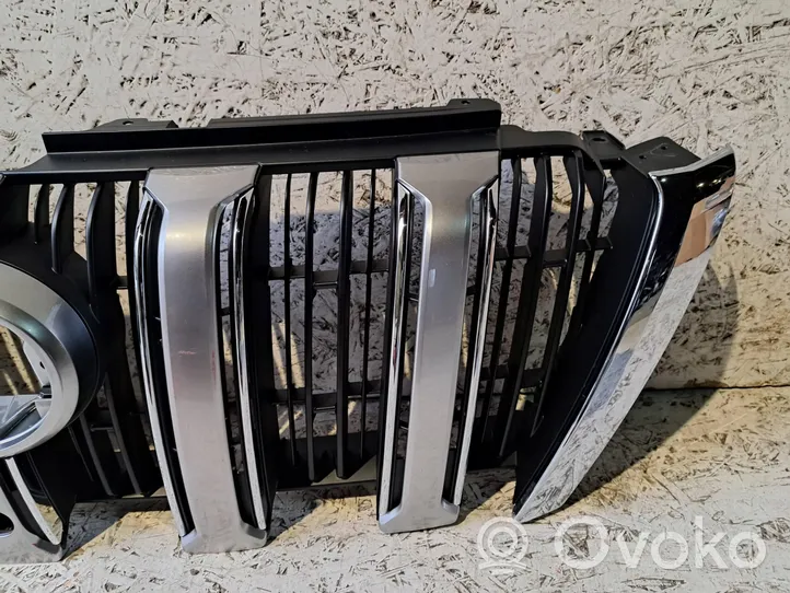 Toyota Land Cruiser (J150) Maskownica / Grill / Atrapa górna chłodnicy TOYOTA