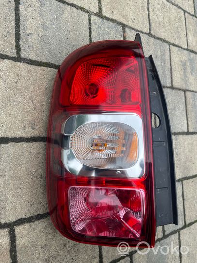 Dacia Duster Lampy tylne / Komplet 265551679R