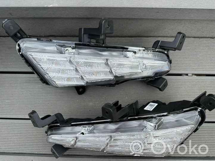 Hyundai i30 Faro diurno con luce led 92207G4600