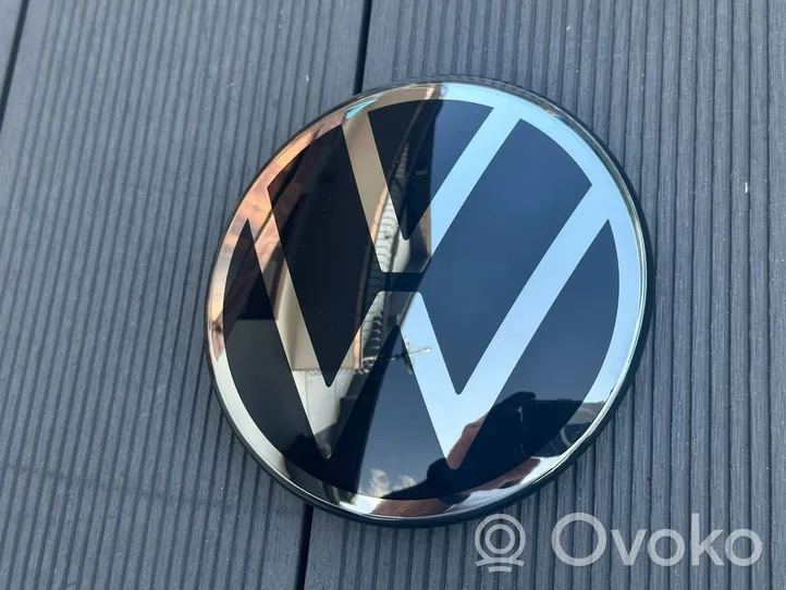 Volkswagen Golf VIII Mostrina con logo/emblema della casa automobilistica 5H0853601M