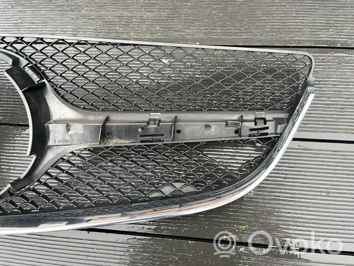 Mercedes-Benz E A207 Etupuskurin alempi jäähdytinsäleikkö A2078802483