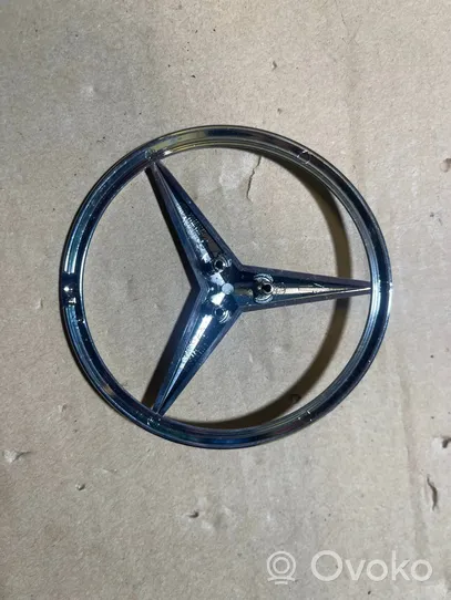 Mercedes-Benz E W213 Valmistajan merkki/logo/tunnus A2138170116