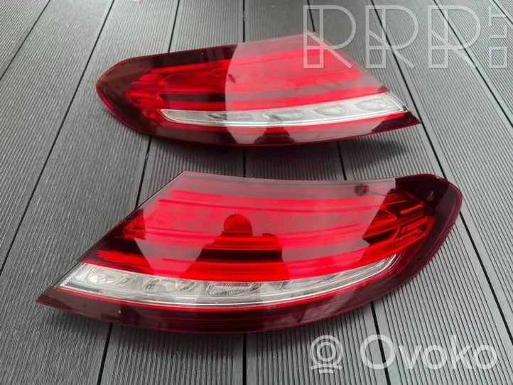 Mercedes-Benz C W205 Lampy tylne / Komplet A2059063005