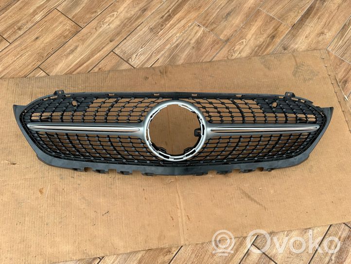 Mercedes-Benz A W177 Grille calandre supérieure de pare-chocs avant A1778880200