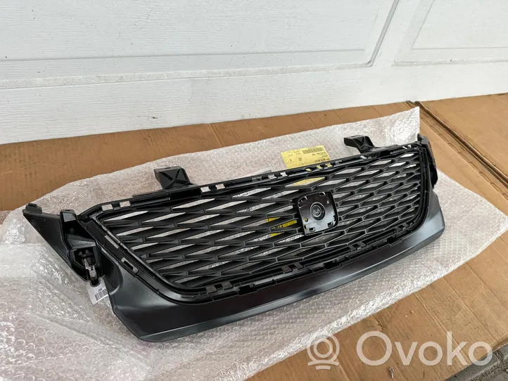 Seat Ibiza IV (6J,6P) Front bumper upper radiator grill 6JA853668