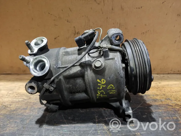 Volvo S60 Ilmastointilaitteen kompressorin pumppu (A/C) 1681P