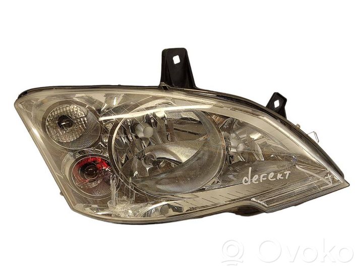 Mercedes-Benz Vito Viano W639 Lampa przednia A6398201961